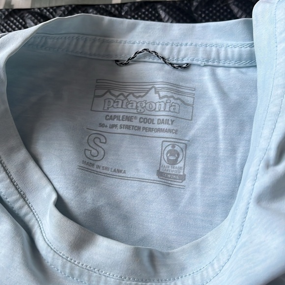 Patagonia active shirts - Picture 2 of 5